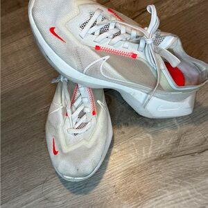 (SOLD) Nike Zoom Vista Lite White Women’s Size 8.5 ✅